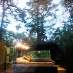 Semesterbostad Forest Cube *