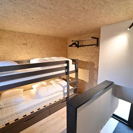 Forest Cube Holiday home Oignies